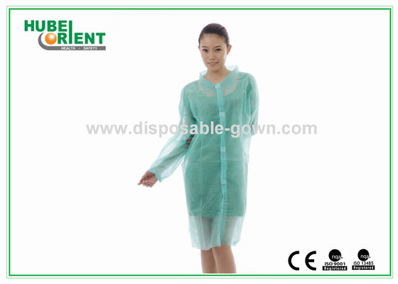 Green Tyvek Disposable Lab Coats With Nylon Fastener Tape Closure For Prevent Dust